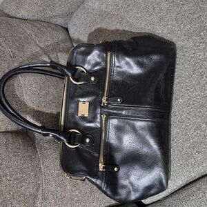 Modalu Pippa Shoulder Black Bag
